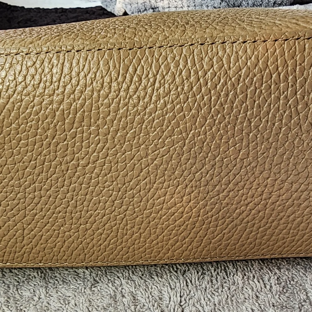 Valentina Italian Pebbled Leather Beige Women's Crossbody Bag EUC
